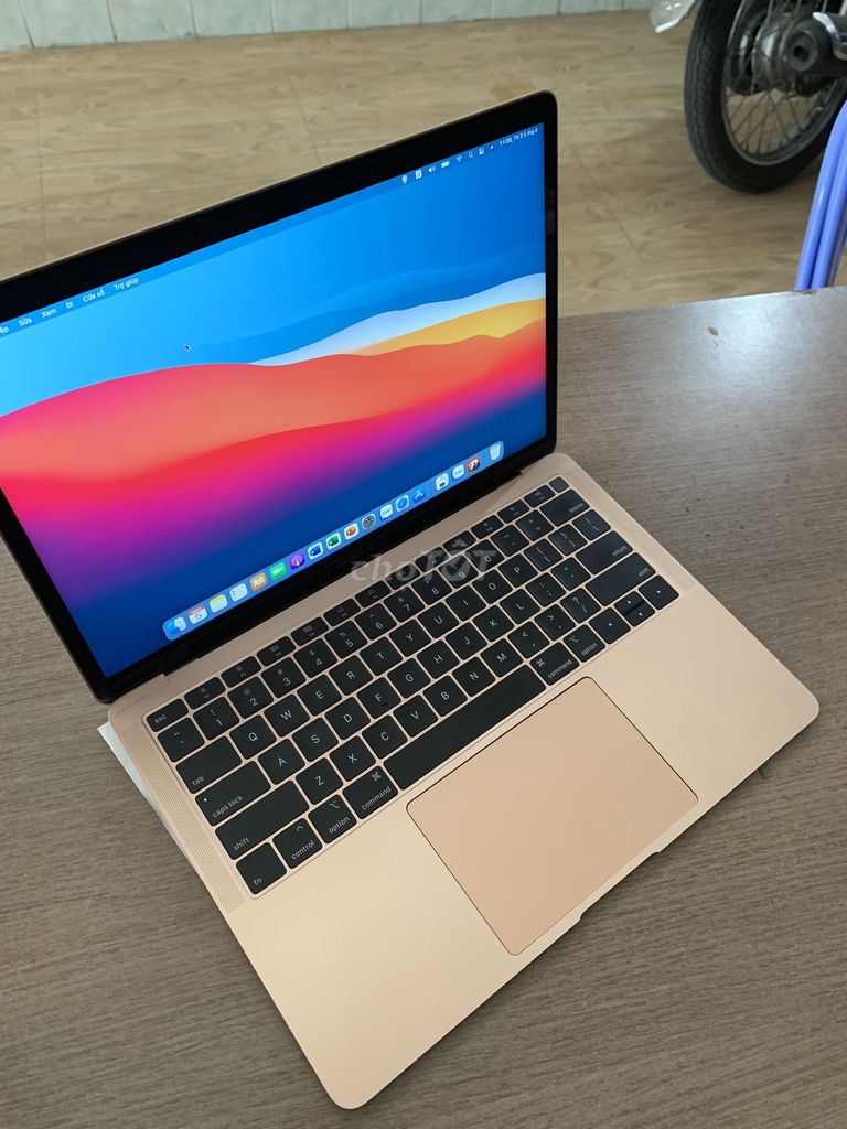 MACBOOK AIR M1_2020_8/256 không cấn móp