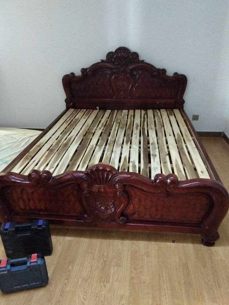 Giường ngủ Gỗ thịt 1m6 x 2m Nâu đỏ. Mua bán Giường, chăn ga gối nệm tại Quận 7 Tp Hồ Chí Minh được đăng bởi Biên  hình 1
