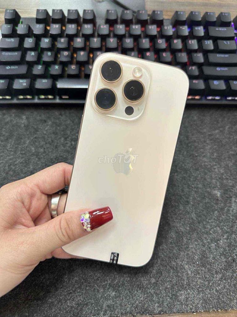 iPhone 16 Pro 128GB Vàng Mới. Mua bán Điện thoại tại Huyện Hóc Môn Tp Hồ Chí Minh được đăng bởi Lưu Trung Hậu hình 1