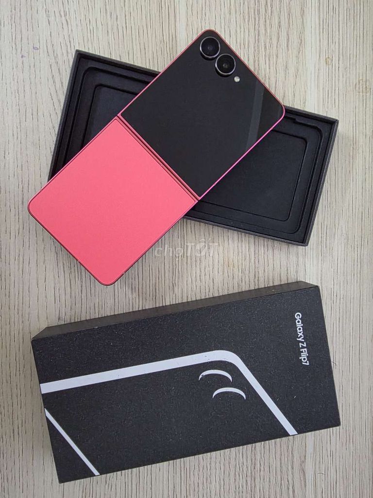 Samsung Z Flip 7 Đỏ chính hãng VN. Mua bán Điện thoại tại Quận Cầu Giấy Hà Nội được đăng bởi Nguyễn Quyền hình 1