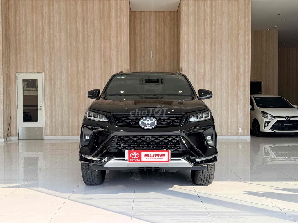 2-осный специальный бензин Toyota Fortuner Legender 2025