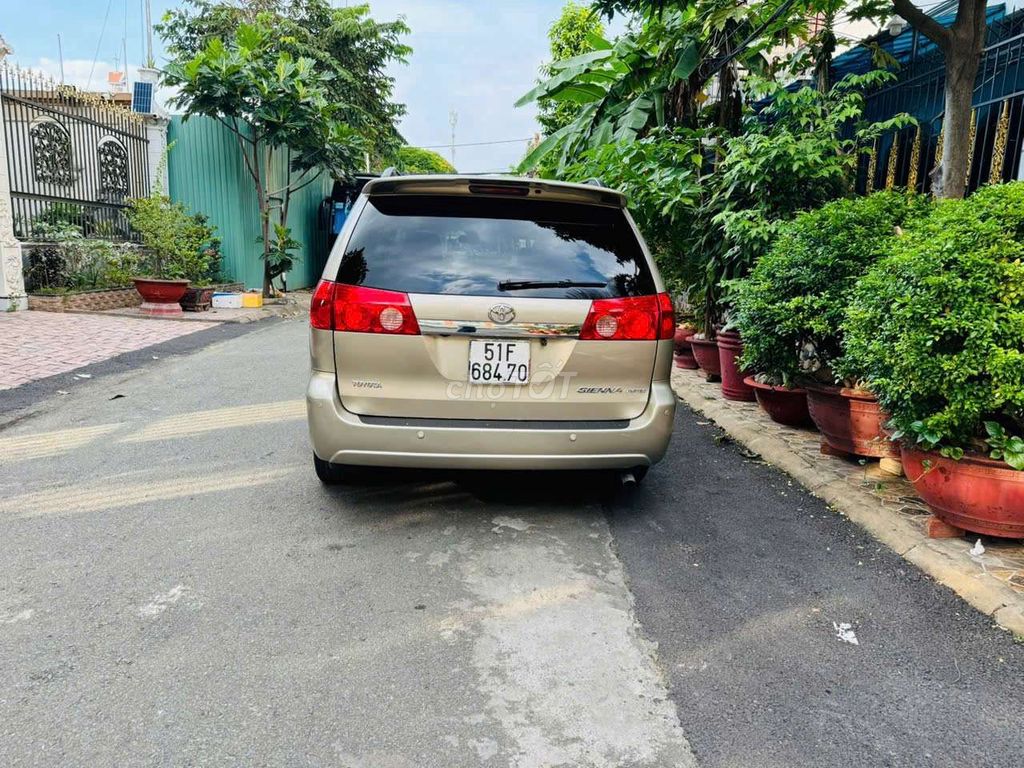 Toyota Sienna 2014 - 1555 km