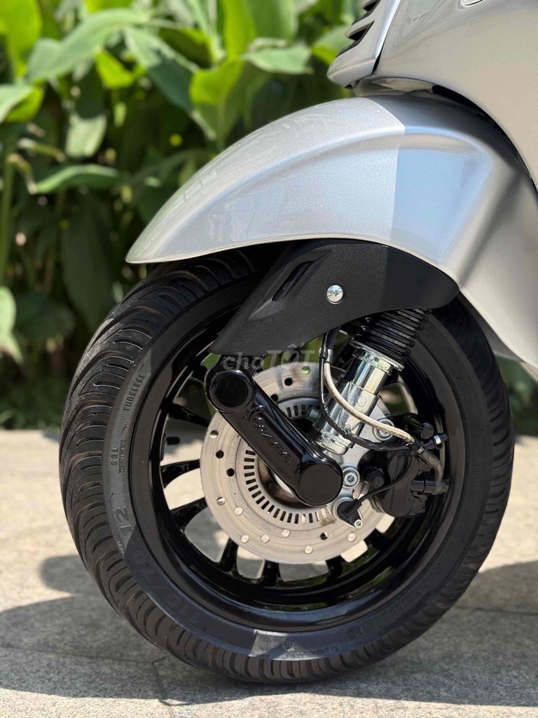 vespa 125i iget abs bạc đen bstp 9c bao góp noxau. Mua bán Xe máy tại Quận 11 Tp Hồ Chí Minh được đăng bởi Tống Phước minh hình 4