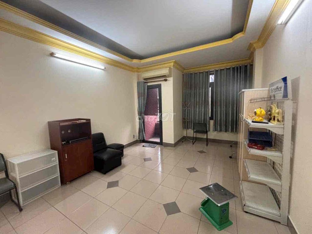 Фасад улицы Кхань Хой – 6 этажей – 72 м² – отличное место для бизнеса