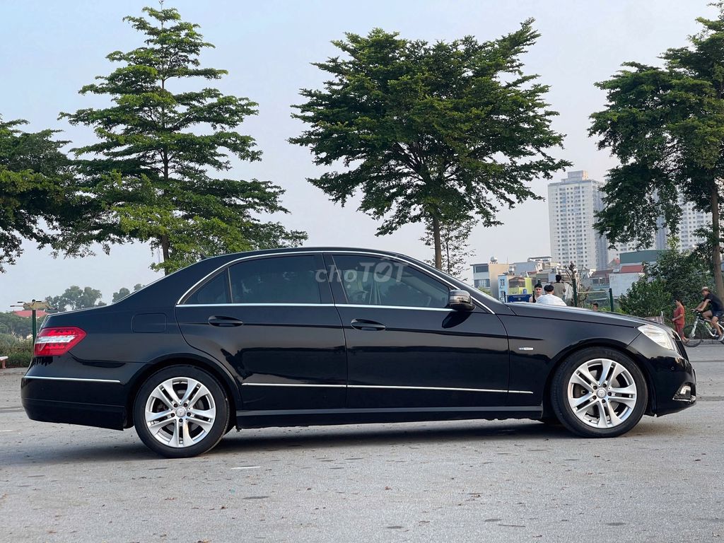 Mercedes Benz E Class 2010 E250 xe còn zin nhiều. Mua bán Ô tô tại Quận Thanh Xuân Hà Nội được đăng bởi Vạn Phát  Auto hình 4