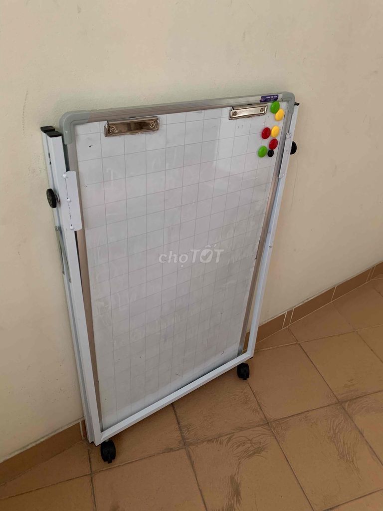 Bảng từ trắng Kim loại Nâng hạ Có bánh xe. Mua bán Đồ dùng văn phòng tại Quận Ba Đình Hà Nội được đăng bởi Windy Vu hình 1