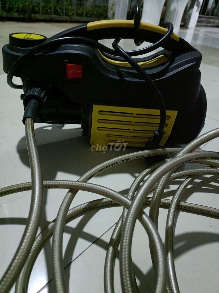 Máy rửa xe Đen vàng. Mua bán Đồ chuyên dụng, Giống nuôi trồng tại Thành phố Sóc Trăng Sóc Trăng được đăng bởi cuong hình 1