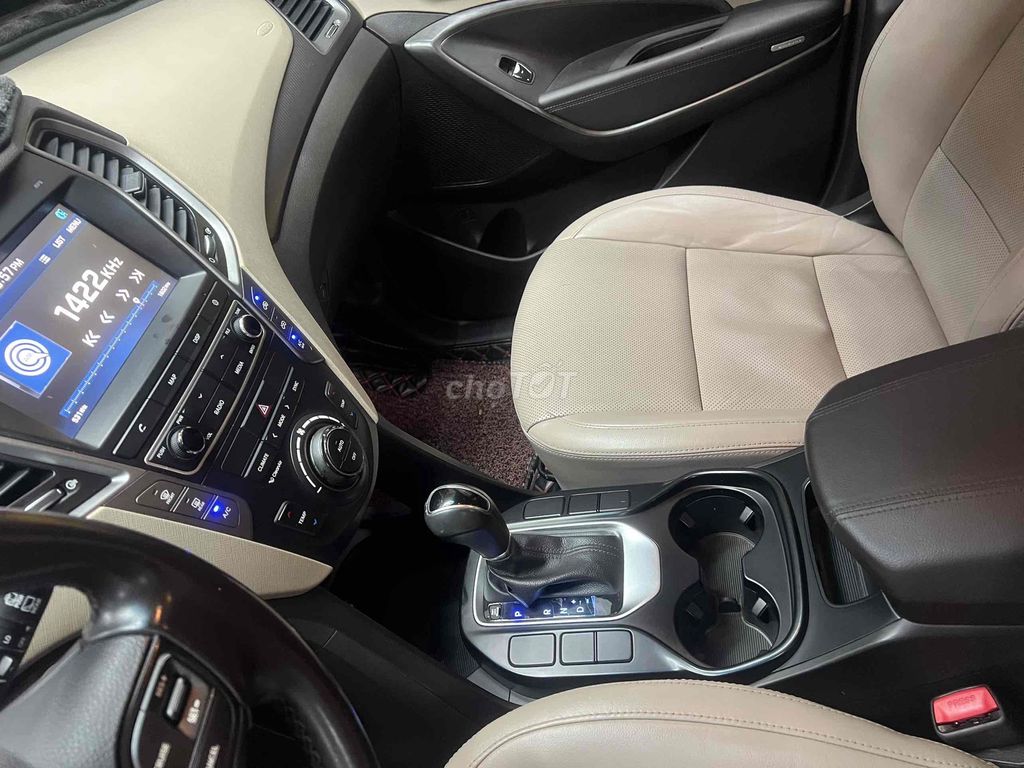 Hyundai Santa Fe 2017 2.4 AT 4 WD - 79000 km. Mua bán Ô tô tại Thành phố Thủ Đức Tp Hồ Chí Minh được đăng bởi THUONG TRAN hình 3