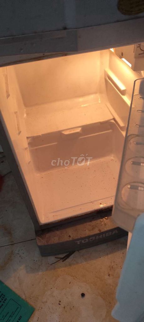 Tủ lạnh Toshiba Xám 120lít 2 cánh. Mua bán Tủ lạnh tại Quận Hoàng Mai Hà Nội được đăng bởi nguyễn văn phong hình 1