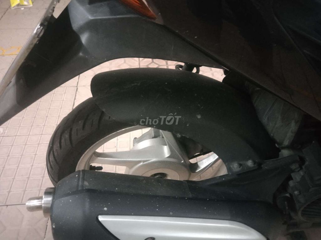 Xe tay ga click 110 đen. Mua bán Xe máy tại Quận 8 Tp Hồ Chí Minh được đăng bởi Lưu Trường Khải hình 2