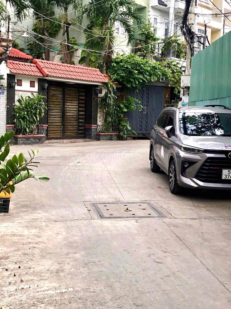 Nhà cấp 4 3 lầu 3 Pn sân thượng nở hậu 7 , hẻm oto trước nhà