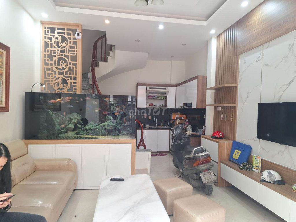 Bán nhà phường Đông Ngạc - ô tô đậu cửa vào nhà - kinh doanh 6.95 tỷ. Mua bán nhà ở tại Quận Bắc Từ Liêm Hà Nội được đăng bởi Lê Tuyết hình 1