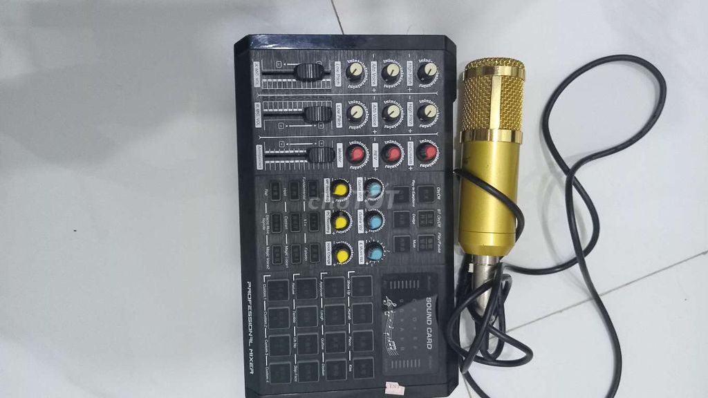 Soundcard kèm micro Đen, Vàng. Mua bán Tivi, Âm thanh tại Quận 12 Tp Hồ Chí Minh được đăng bởi GIÁ TỐT 1 hình 1