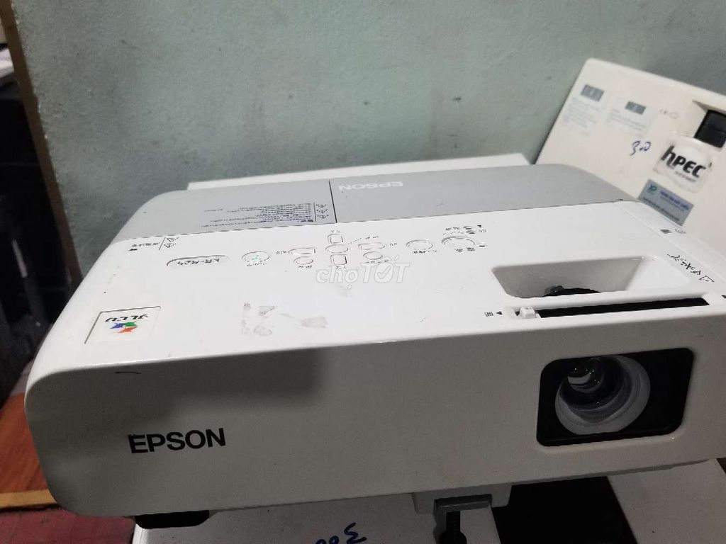 Máy chiếu Epson EB-825 Trắng. Mua bán Đồ dùng văn phòng tại Quận Gò Vấp Tp Hồ Chí Minh được đăng bởi Thùy Dương Nk hình 1