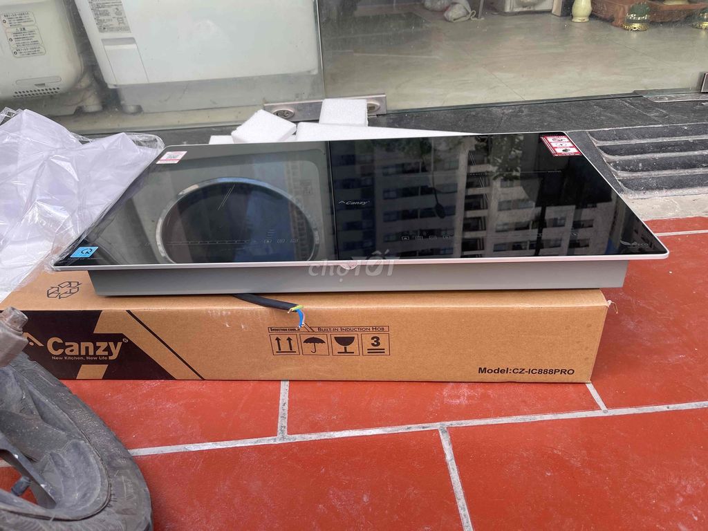 Bếp từ Canzy888PRO mới được tặng cần bán thanh lý