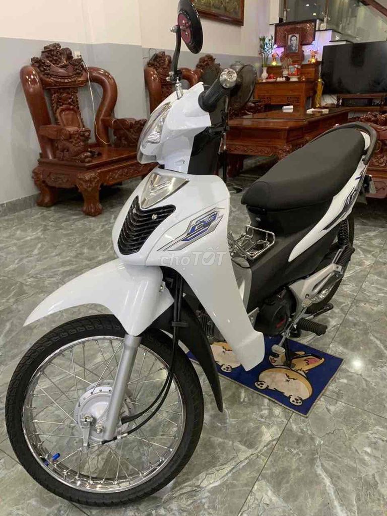 Xe máy 50cc màu Trắng 2500km. Mua bán Xe máy tại Quận Bình Tân Tp Hồ Chí Minh được đăng bởi Cửa hàng xe Đức Mạnh hình 2