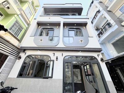 Nhà phố 32 m² · 3 PN · Đường Số 11
