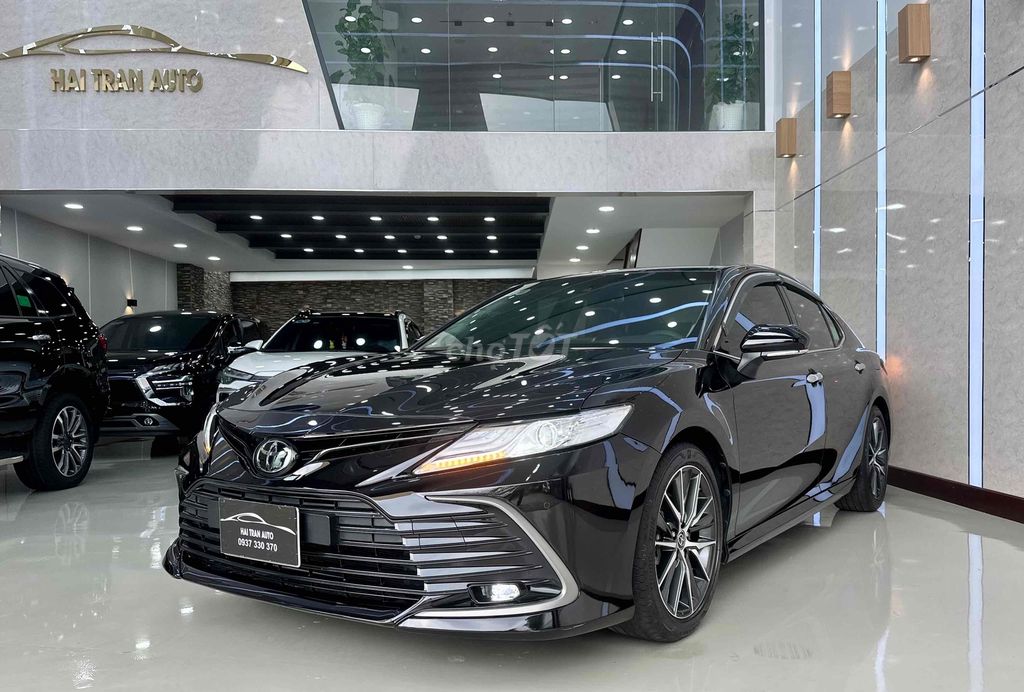 Toyota Camry 2.0Q 2022 xe đẹp