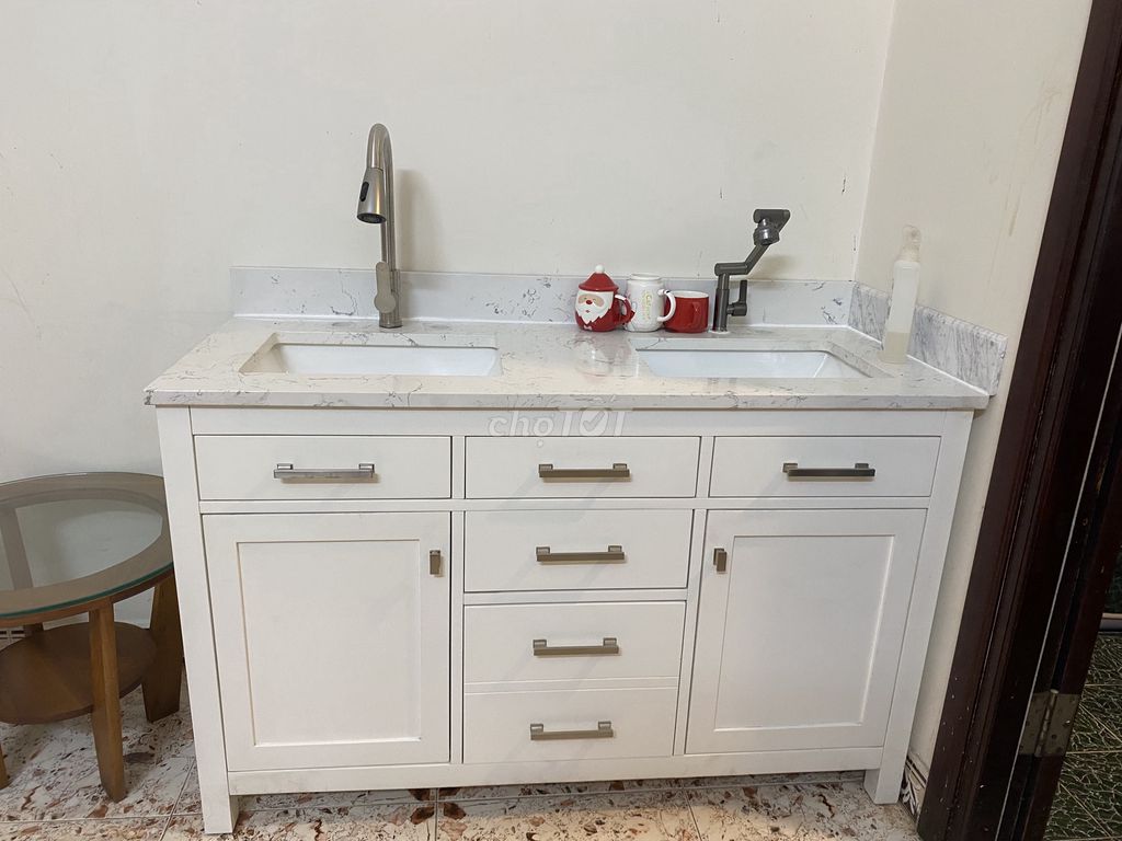 РАЙОН 1 — КОМНАТА 40 м² — БАЗОВАЯ МЕБЕЛЬ — СВОБОДНОЕ ВРЕМЯ