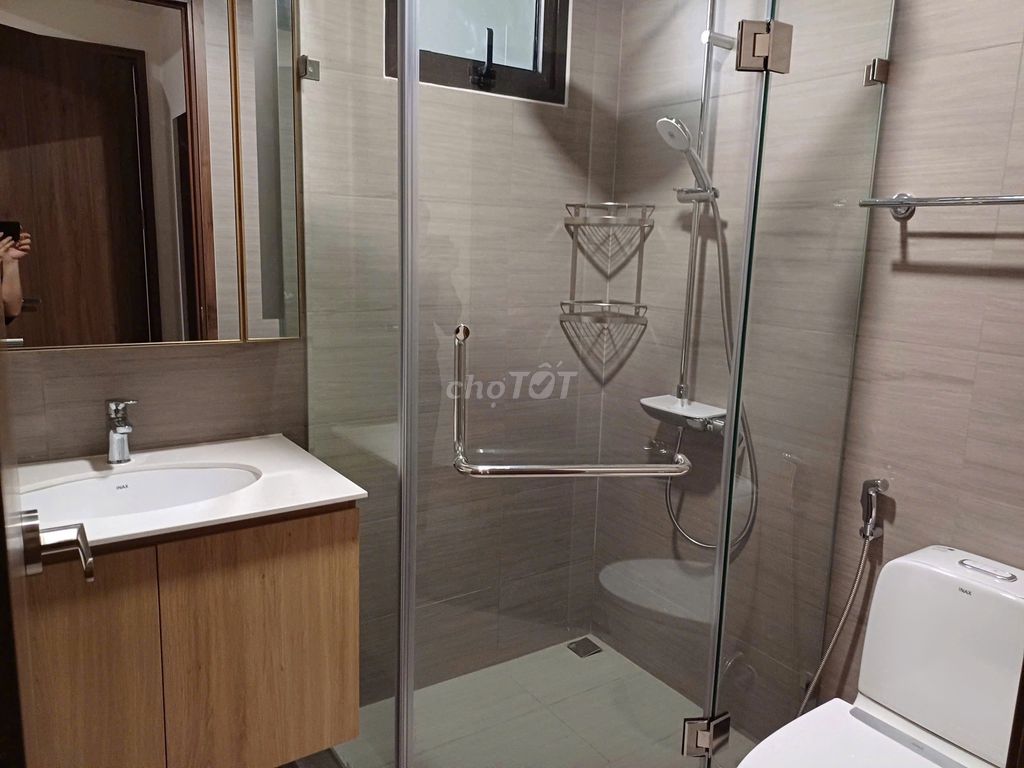 Квартира Vo Van Kiet в аренду в Бинь Тане - 78 м², 2 спальни, 2 туалета, роскошная мебель