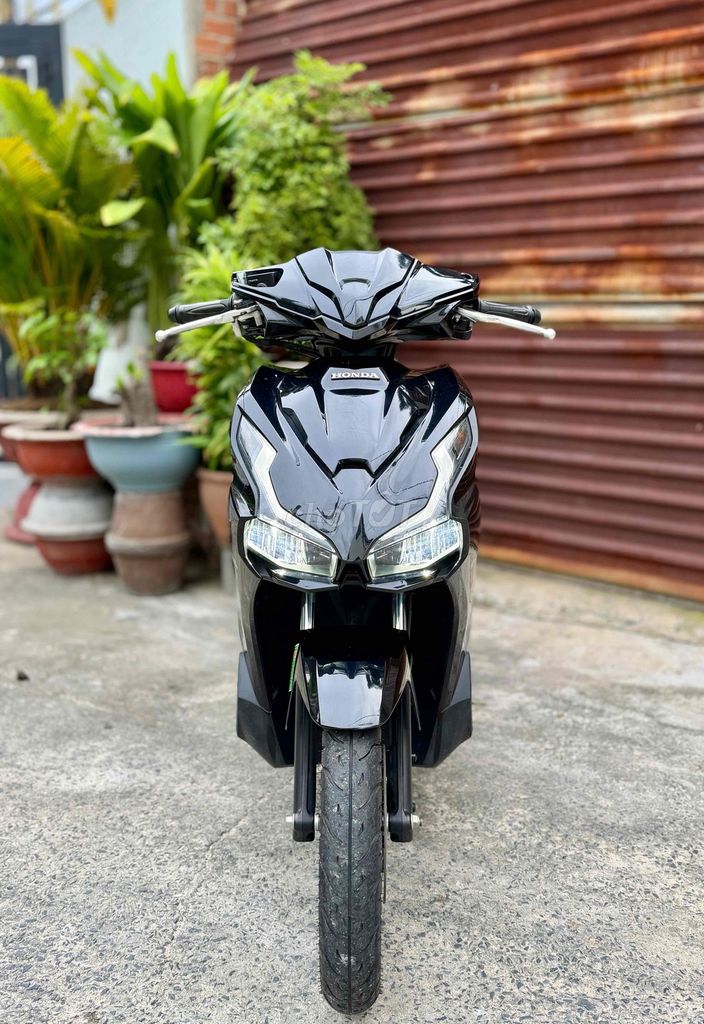 Honda Air Blade 125 2025 чёрный 8.000 км