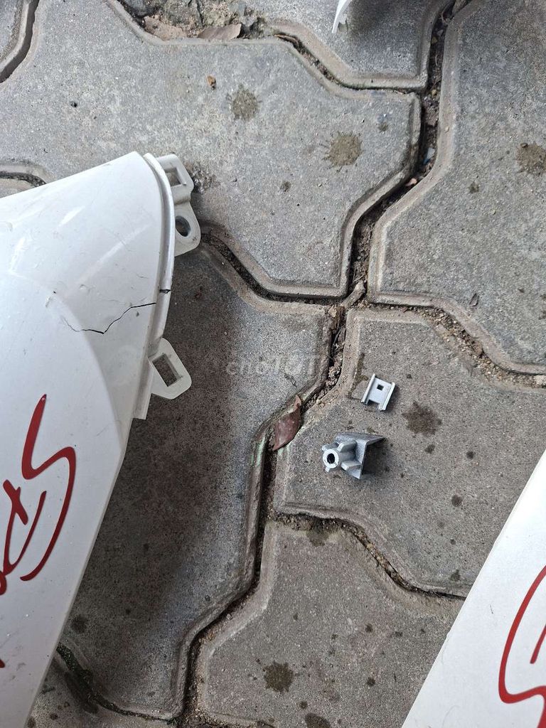 Phụ tùng Honda SH Mode Trắng. Mua bán Phụ tùng xe tại Quận Cẩm Lệ Đà Nẵng được đăng bởi Kỳ hình 3