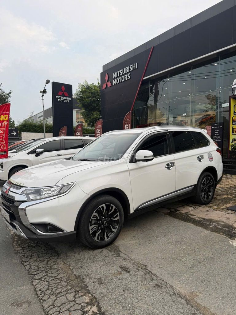 Mitsubishi Outlander 2020 2.0 CVT - 96300 km. Mua bán Ô tô tại Quận Tân Phú Tp Hồ Chí Minh được đăng bởi Xe Lướt Chính Hãng Mitsubishi hình 1