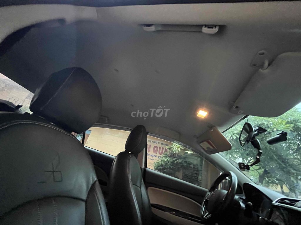 Mitsubishi Attrage 2017 1.2MT - 100000 km. Mua bán Ô tô tại Thành phố Quảng Ngãi Quảng Ngãi được đăng bởi Săn Cò hình 5