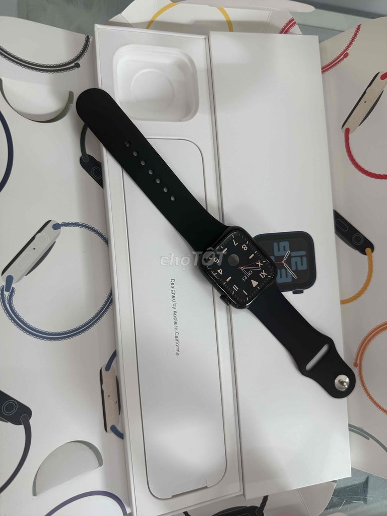 apple watch se 44 Đen gen 2 pin 99% mã vna zin 100