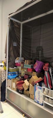 tủ trưng bày quần áo chất liệu nhôm kính. Mua bán Tủ, kệ gia đình tại Quận Tân Phú Tp Hồ Chí Minh được đăng bởi Vũ Quốc Trung
