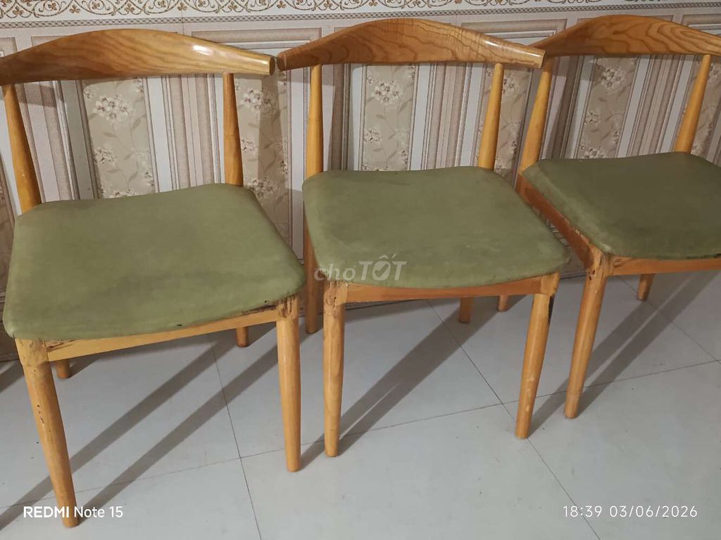 Ghế ăn gỗ nệm nâu xanh lá. Mua bán Bàn ghế tại Thành phố Huế Thừa Thiên Huế được đăng bởi Nam Cao hình 1