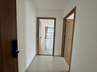 Bán căn hộ MT Eastmark City 99m2 3PN + 3WC, sổ hồng sẵn, mới 100%.