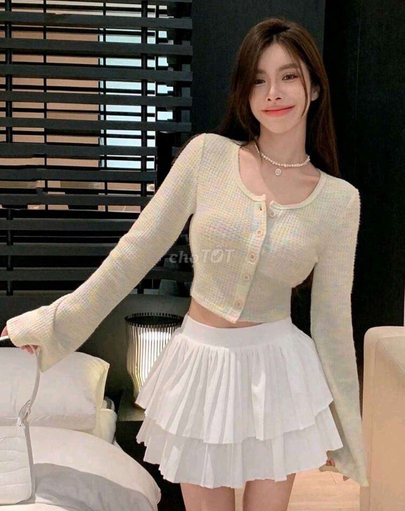 Áo crop top DAZY Nữ Tay dài Polyester. Mua bán Quần áo tại Huyện Nhà Bè Tp Hồ Chí Minh được đăng bởi Lương Gia Linh  hình 1