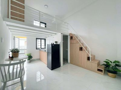 Phòng trọ Full nội thất, bancol , rộng 35m2 , Đảo Kim Cương - UBND Q2