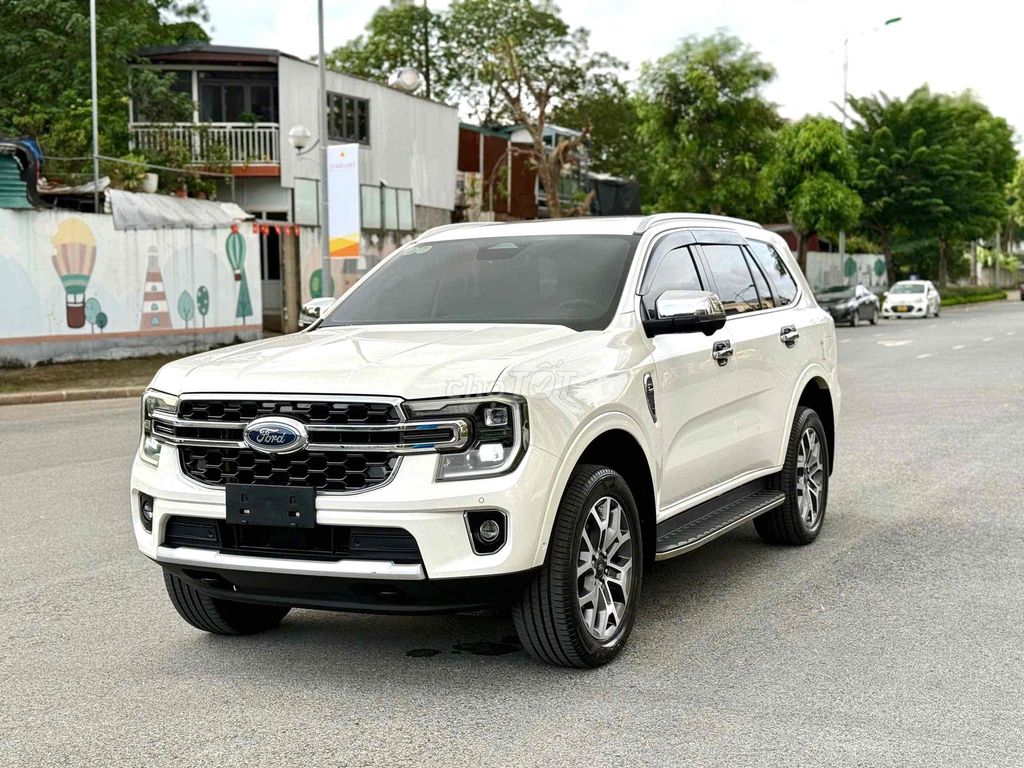 Ford Everest 2022 Titanium Plus 2.0L 4x4 AT. Mua bán Ô tô tại Quận Cầu Giấy Hà Nội được đăng bởi Quang Huy hình 2