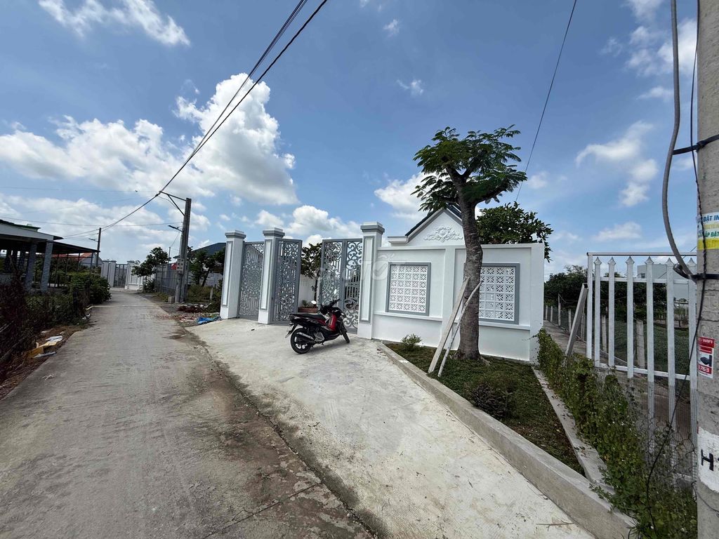 Cần Bán Nhà Vườn Long An 1000m2 có 285m2 thổ 10x100m Sổ riêng mới100%. Mua bán nhà ở tại Huyện Cần Giuộc Long An được đăng bởi TẤN LỘC  hình 1