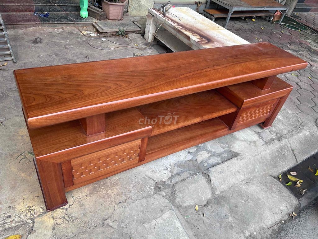 Kệ tivi gỗ xoan đào 2m Nâu 90% mới. Mua bán Tủ, kệ gia đình tại Huyện Hoài Đức Hà Nội được đăng bởi Tú Anh hình 1