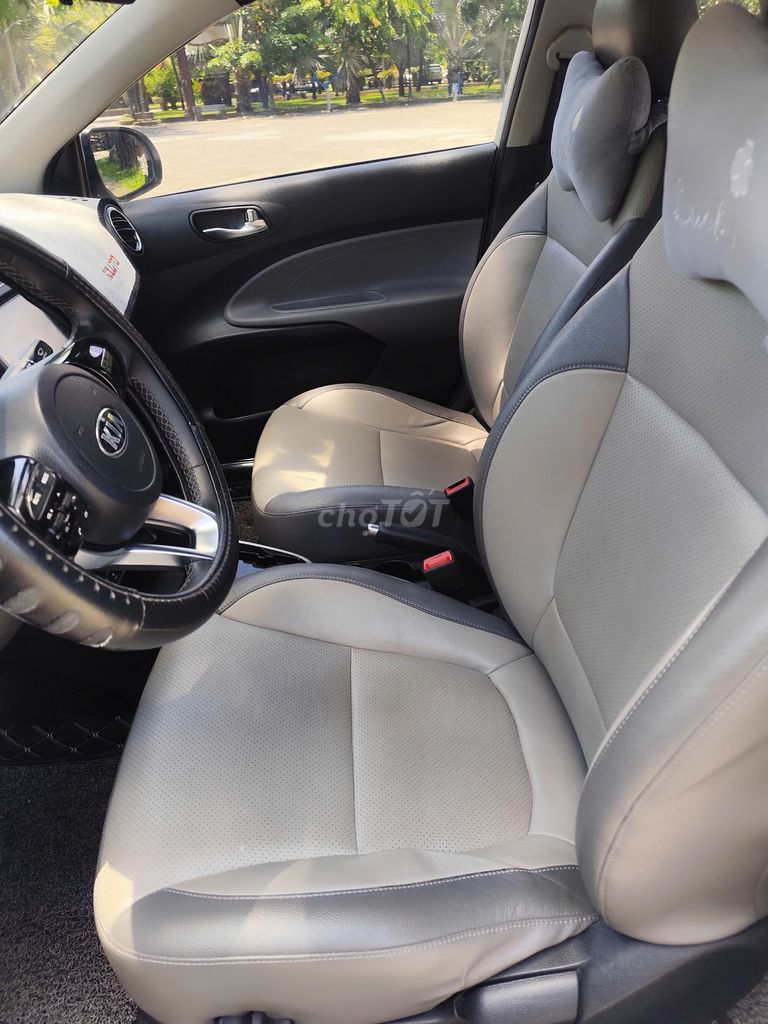 Kia Soluto 2019 AT Deluxe - 700000 km. Mua bán Ô tô tại Quận Cẩm Lệ Đà Nẵng được đăng bởi Nguyễn Đức Trưởng hình 4