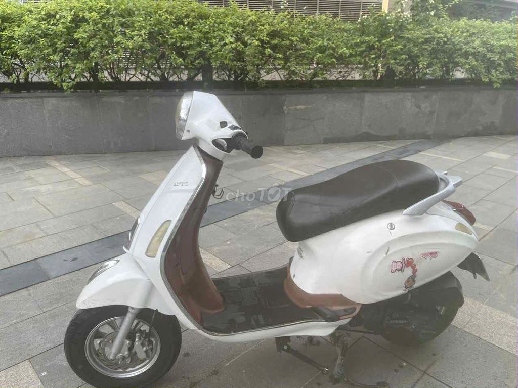 nhà mh có xe này con gái đang đi bthuong, 50cc. Mua bán Xe máy tại Quận Hoàng Mai Hà Nội được đăng bởi Trương Trương hình 5