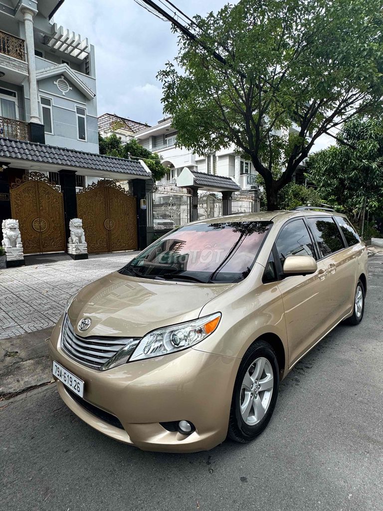 Toyota Sienna 2010 bản LE 2 cửa điện - 80000 km. Mua bán Ô tô tại Quận Bình Tân Tp Hồ Chí Minh được đăng bởi tài hình 2