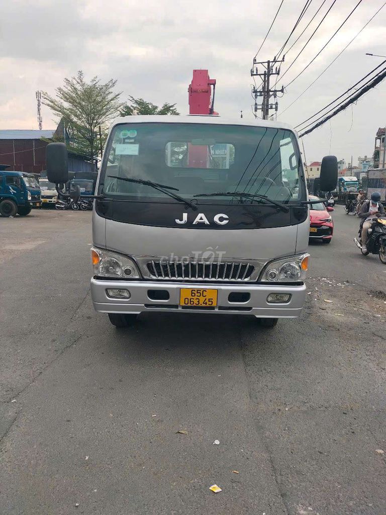 JAC cẩu 7t5,2016 cần unic 370,4 khúc nghĩa địa