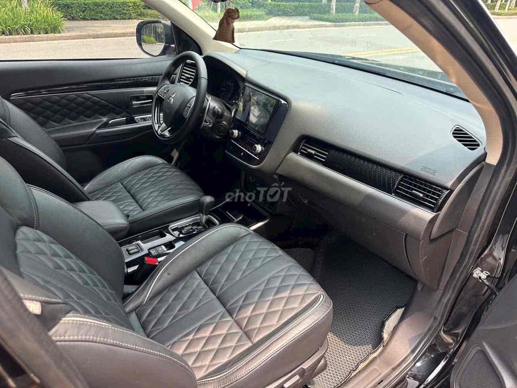 Mitsubishi Outlander 2024 Premium 2.0 CVT - 4000 k. Mua bán Ô tô tại Quận Cầu Giấy Hà Nội được đăng bởi Cửa hàng Đại Tín Auto hình 11
