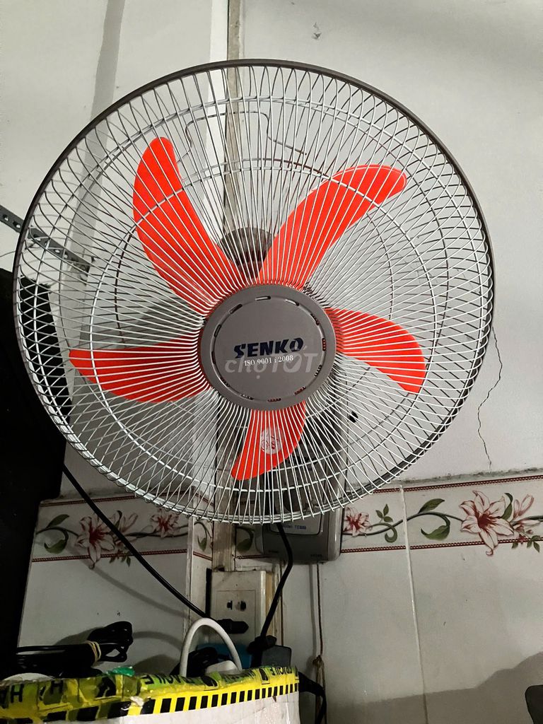 Senko Quạt treo tường 45CM zin lõi đồng mạnh. Mua bán Quạt tại Quận Phú Nhuận Tp Hồ Chí Minh được đăng bởi Thảo Anh Apple Giá sỉ hình 1