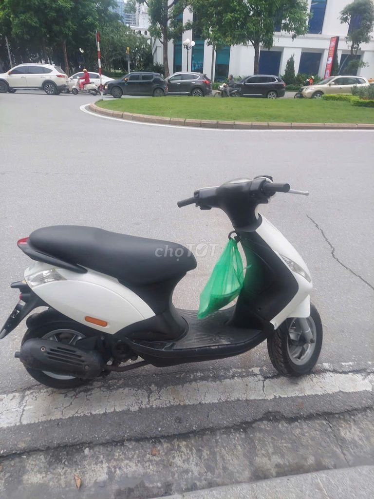 Bán xe Zip mầu trắng của Piaggio chính chủ. Mua bán Xe máy tại Quận Hai Bà Trưng Hà Nội được đăng bởi Mr tín  hình 7