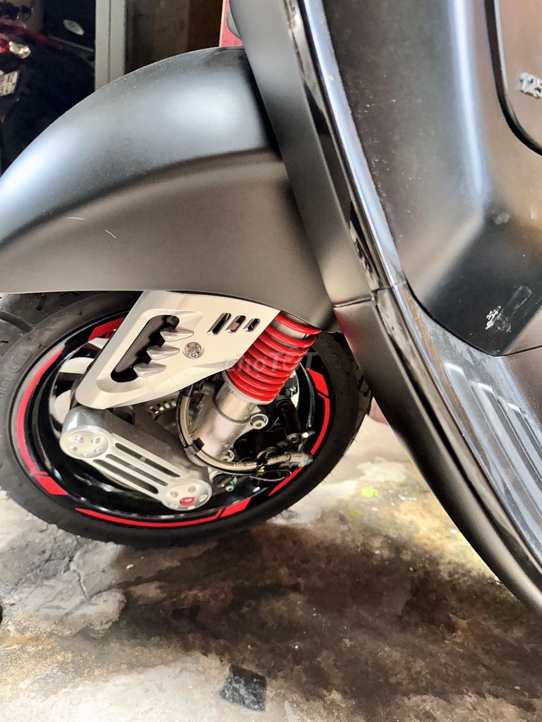 Piaggio Vespa Sprint 125 Carbon черный 2200 км