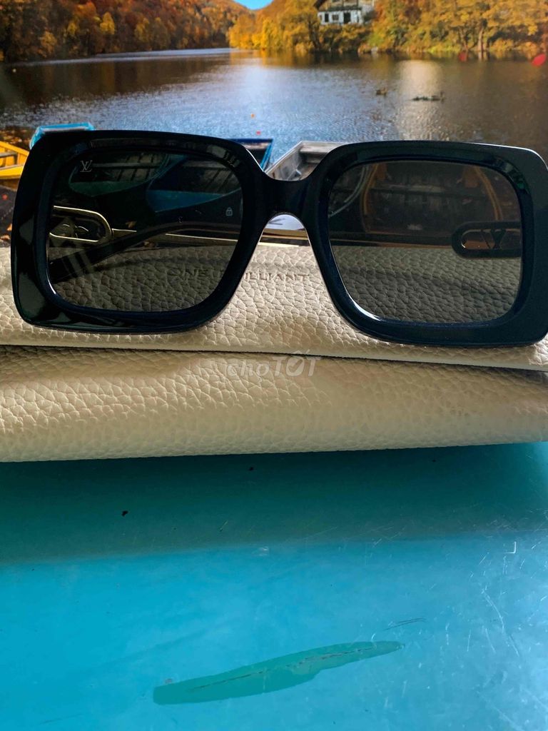 Kính mát Nữ Kim loại Đen. Mua bán Phụ kiện thời trang khác tại Huyện Cần Giuộc Long An được đăng bởi Ngọc Ngọc hình 1