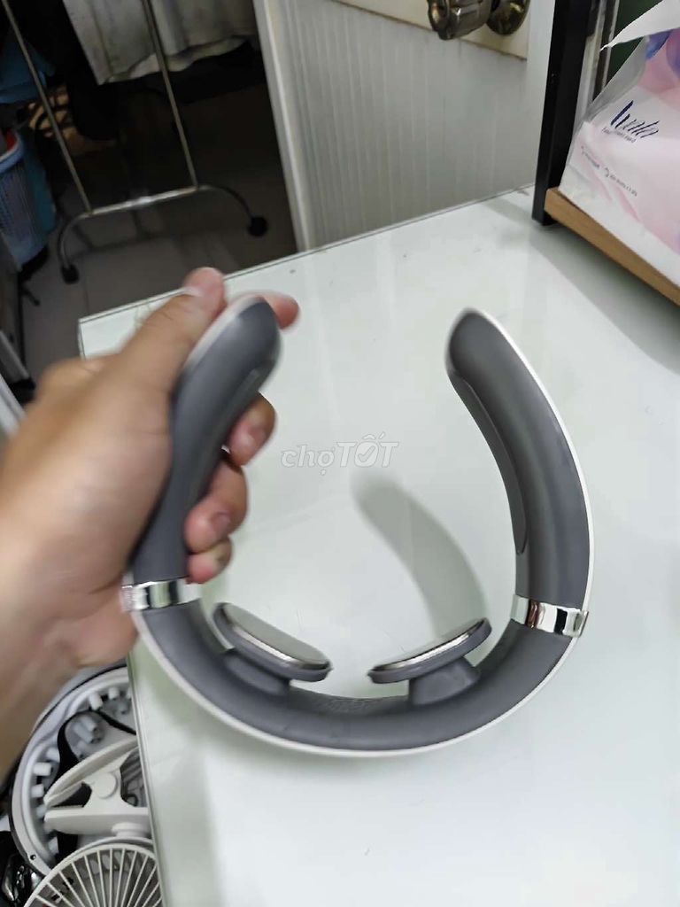 Máy massage cổ Xám trắng. Mua bán Nội thất, đồ gia dụng khác tại Quận 1 Tp Hồ Chí Minh được đăng bởi Gia Bao hình 1