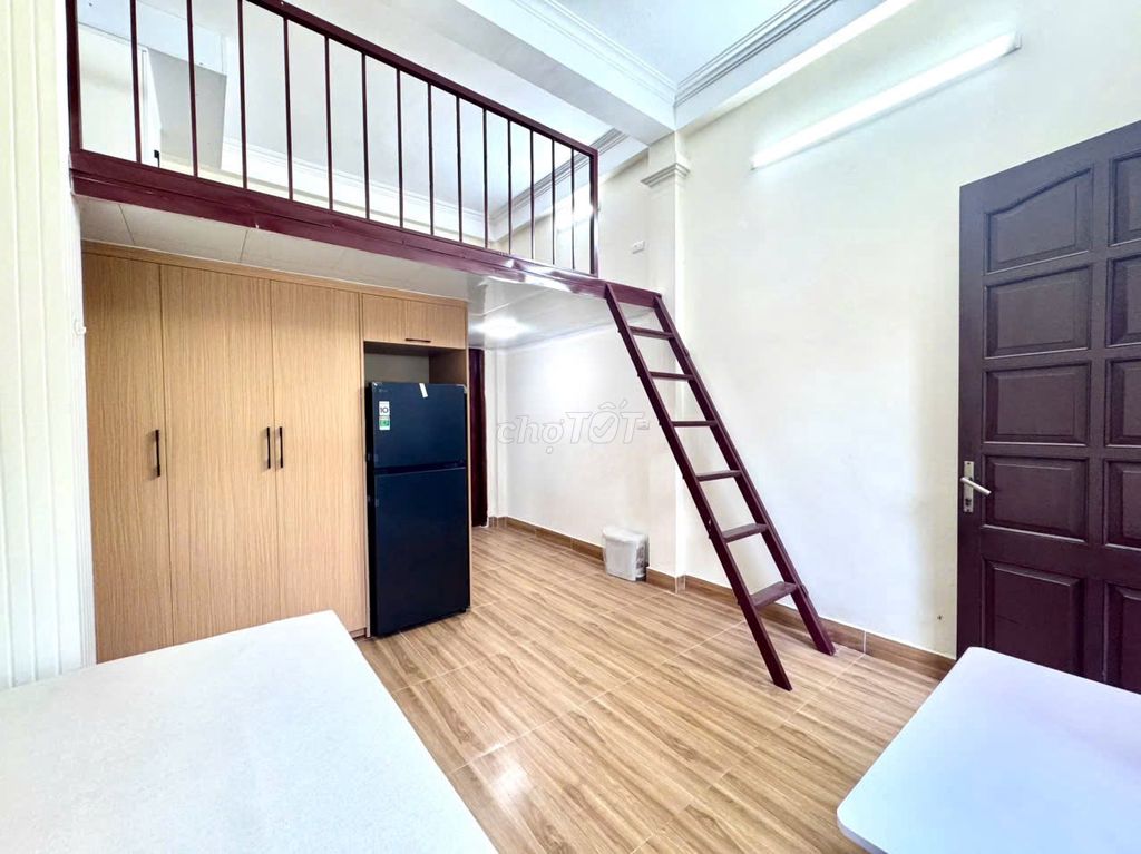 Студия с антресолью и мебелью за 4.6 млн в Хоанг Май