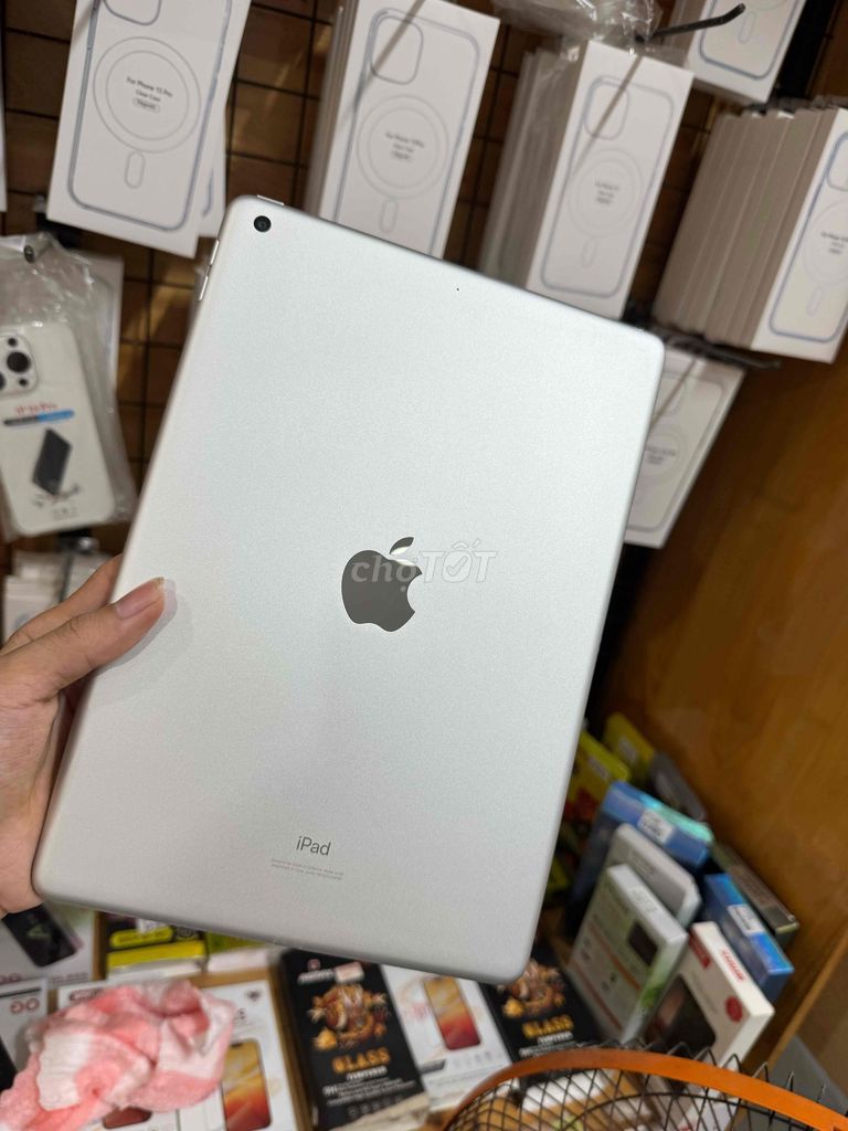 Apple iPad Gen 7 32GB Bạc. Mua bán Máy tính bảng tại Quận Thanh Khê Đà Nẵng được đăng bởi Hoàng Kim store hình 1