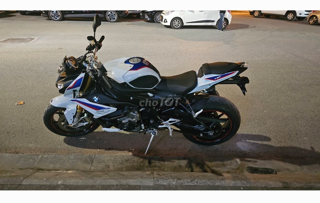 Cần bán cá mập bmw S1000R biển số Hà Nội